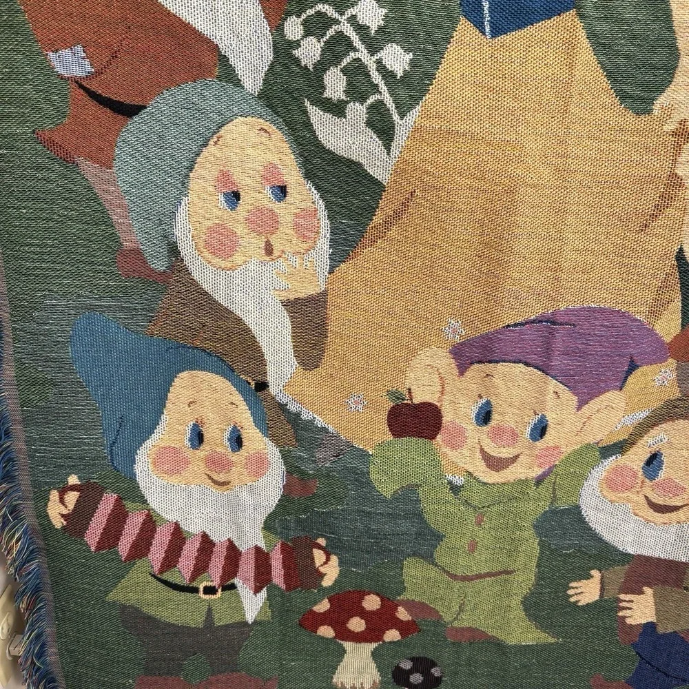 Disney Snow White Seven Dwarfs Tapestry Blanket Multicolor Woven Fringed‎ Throw